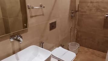 Free toiletries, soap, shampoo, toilet paper