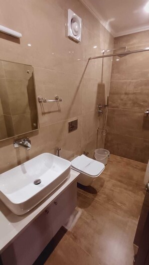 Free toiletries, soap, shampoo, toilet paper
