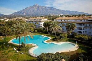 Seasonal outdoor pool - Serinamar - Dama de Noche (Marbella)