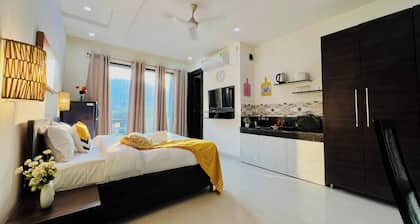 Bluo Stays - DLF Cybercity