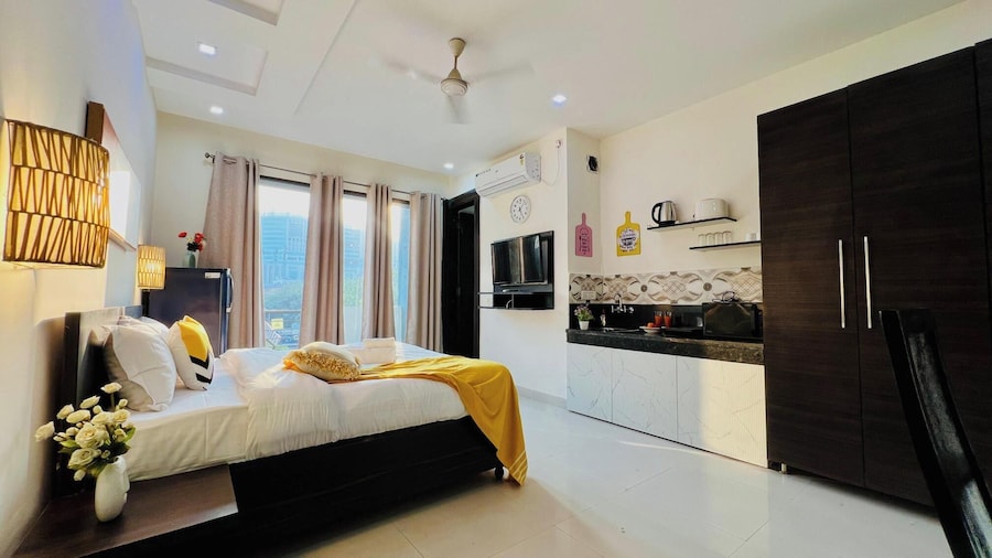 Bluo Stays - DLF Cybercity