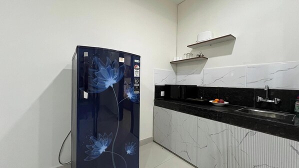 1BHK with Balcony | Private kitchenette