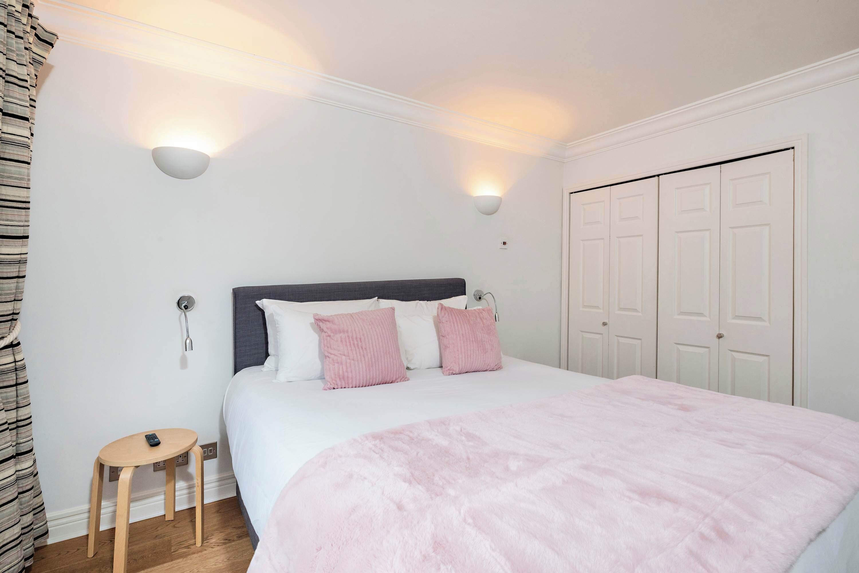 1 bedroom, iron/ironing board, travel cot, WiFi