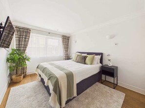 1 bedroom, iron/ironing board, travel cot, WiFi