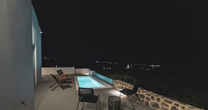 Uranides Luxury Suites