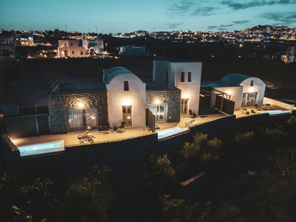 Façade de l’hébergement  – soirée/nuit