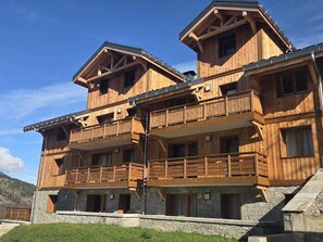 Exterior - New T2 Apartment with balcony, covered parking, 4 guests. (Valmorel)