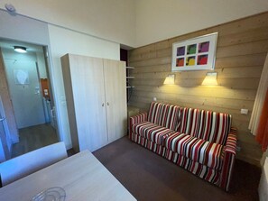 Living area - Cozy studio for 2 in Plagne 1800, near slopes (Plagne 1800)