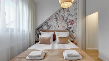 Family Apartment | 2 bedrooms, hypo-allergenic bedding, individually decorated