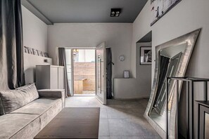 Interior - NOXi 24/7|self-check-in|parking lot|kitchen|washer|dryer|WiFi|quiet|modern (WAlzbachtal)