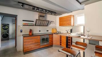 Kühlschrank, Ofen, Herdplatte, Geschirrspüler