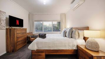 3 bedrooms, iron/ironing board, travel cot, WiFi