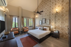 Vila elite, 6 quartos, piscina particular | 5 quartos, cortinas blackout, ferros/tábuas de passar roupa