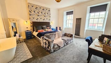 1 bedroom, desk, travel crib, free WiFi