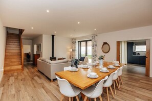 Dining - Home farm barn - Pet friendly close to Oxford (Nuneham Courtenay)