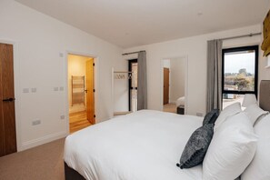 2 bedrooms, free WiFi, bed sheets, wheelchair access