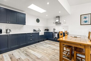 Microwave, oven, dishwasher, coffee/tea maker - Cart shed 1 - Close to Oxford (Nuneham Courtenay)
