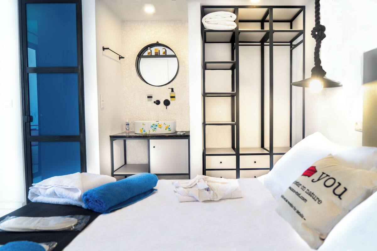 2 bedrooms, premium bedding, memory-foam beds, in-room safe