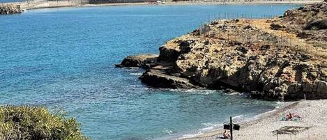 Beach nearby, sun-loungers, beach umbrellas, beach towels