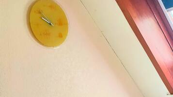 2 chambres, fer et planche Ă repasser