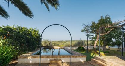 Country House 'Hacienda San Felipe' with Private Pool, Shared Terrace and Wi-Fi