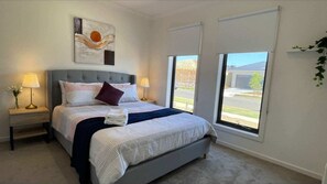 5 Schlafzimmer, Bügeleisen/Bügelbrett, Reisekinderbett, WLAN