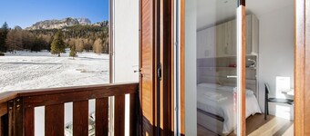 Studio 'Dolomiti E Misurina My Dreams' with Lake View and Balcony