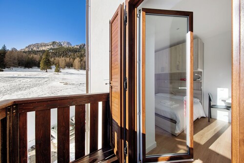 Studio 'Dolomiti E Misurina My Dreams' with Lake View and Balcony