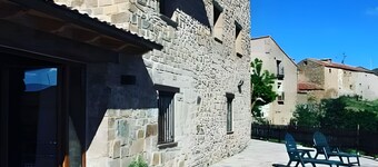 Studio 'Santa Cristina' con vista sulle montagne, terrazza e giardino in comune