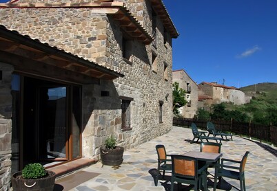 Casa rural 'El Ventorro' con vistas a la montaña y terraza compartida