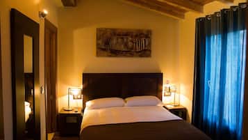 1 bedroom, bed sheets