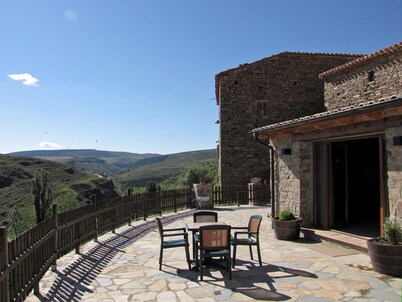 Cosy Countryside Retreat 'Las Rozas' with Mountain Views