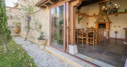 Country House 'La Anunciada' with Lake View and Private Garden