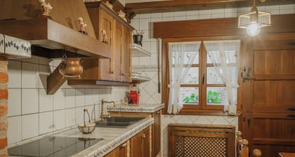 Country House 'Los Beatos' with Shared Terrace, Private Garden and Wi-Fi