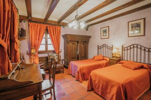 5 bedrooms, free WiFi