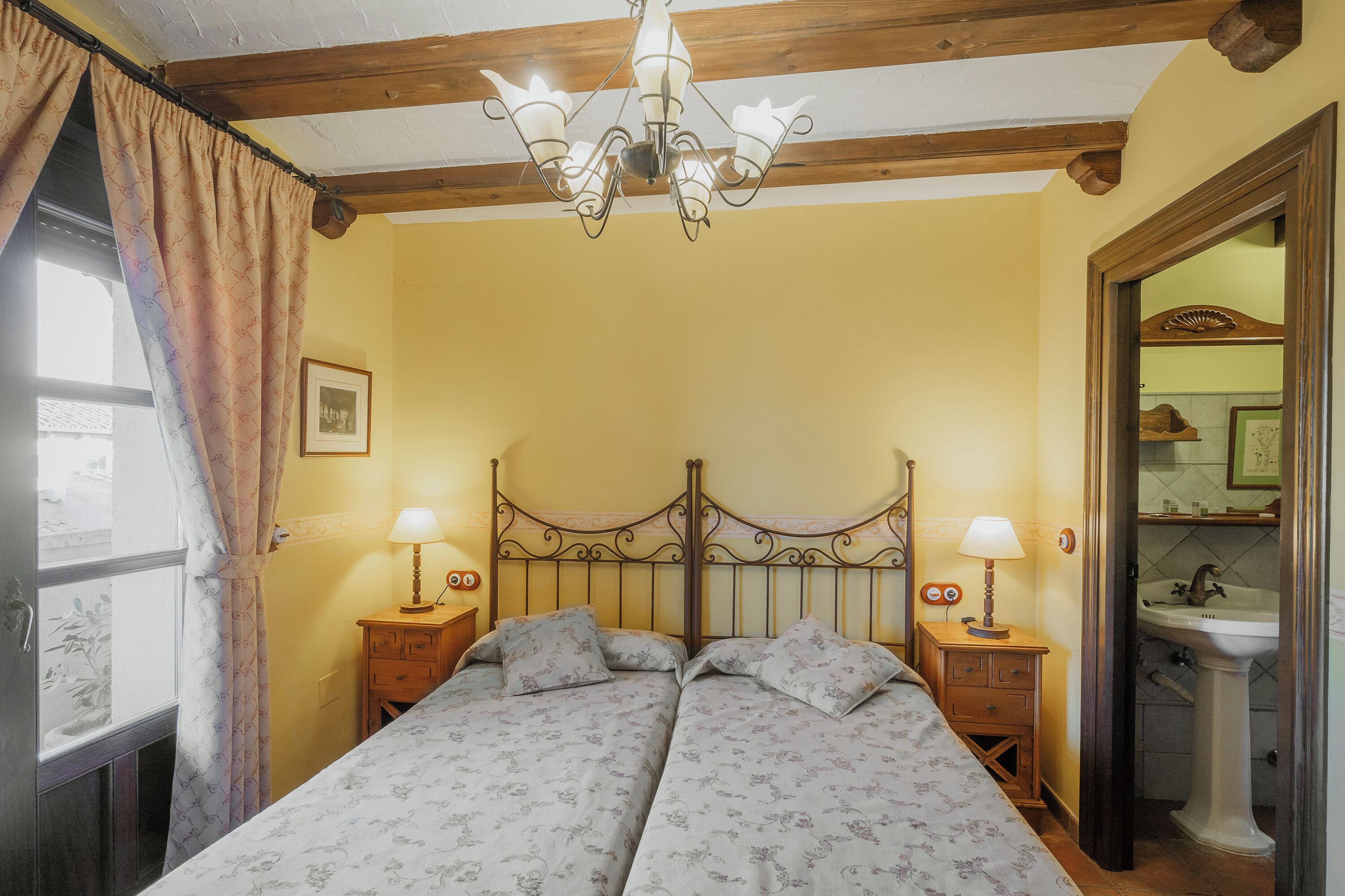 5 chambres, draps fournis