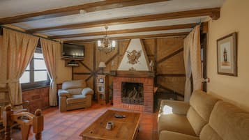 TV, caminetto, videogiochi, lettore DVD