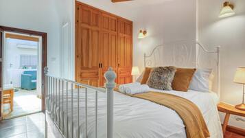 4 makuuhuonetta, ilmainen Wi-Fi, vuodevaatteet