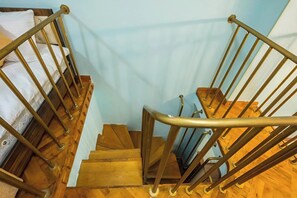 Economy-Dreibettzimmer | Schreibtisch, schallisolierte Zimmer, kostenloses WLAN, Bettwäsche