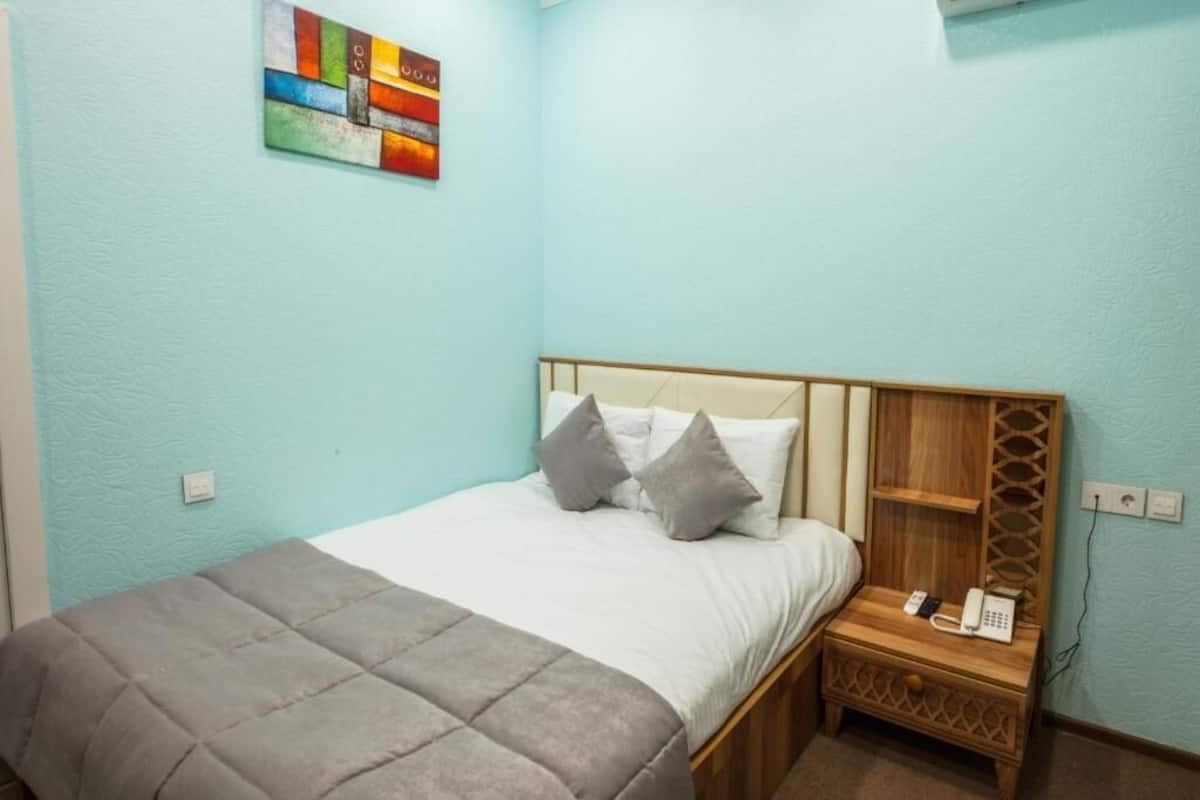 Economy Double Room | 1 bedroom, desk, soundproofing, free WiFi