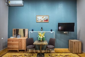 Deluxe Double Room, City View | 1 bedroom, desk, soundproofing, free WiFi
