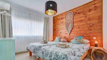 2 bedrooms, iron/ironing board, free WiFi, bed sheets