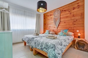 2 bedrooms, iron/ironing board, free WiFi, bed sheets