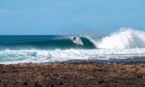 Una spiaggia nelle vicinanze