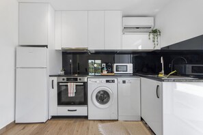 Fridge, microwave, oven, stovetop