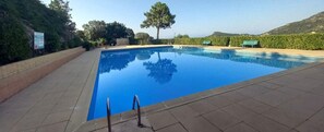 Pool - Apartment 'Pramousiquer D23' with Mountain View, Shared Pool and Air Conditioning (Lavandou)