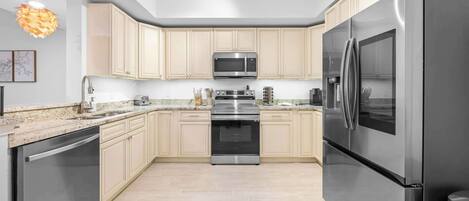 Fridge, microwave, oven, stovetop