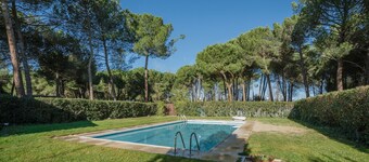 Casa di campagna 'Ribera Del Duero' con vista sulle montagne, piscina privata e giardino privato