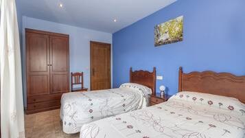 3 chambres, fer et planche Ă  repasser, Wi-Fi gratuit, draps fournis