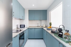 Private kitchen - Apartment 'Sunresting  Puerto Banus' with Sea View, Wi-Fi and Air Conditioning (Marbella)
